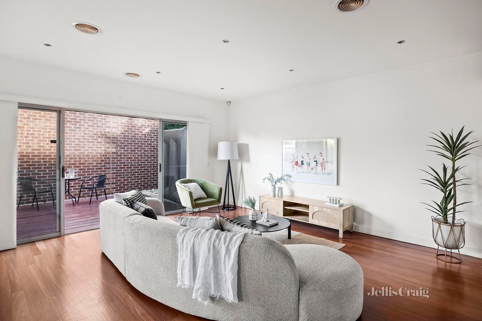 15A Maddox Road, Newport image 2