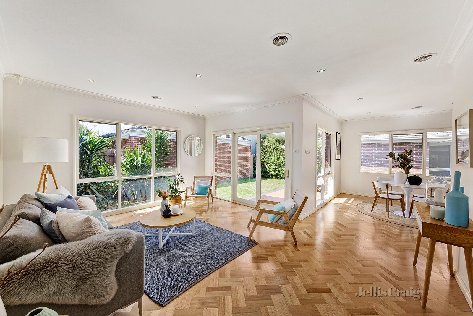 15A Miles Street, Bentleigh image 2