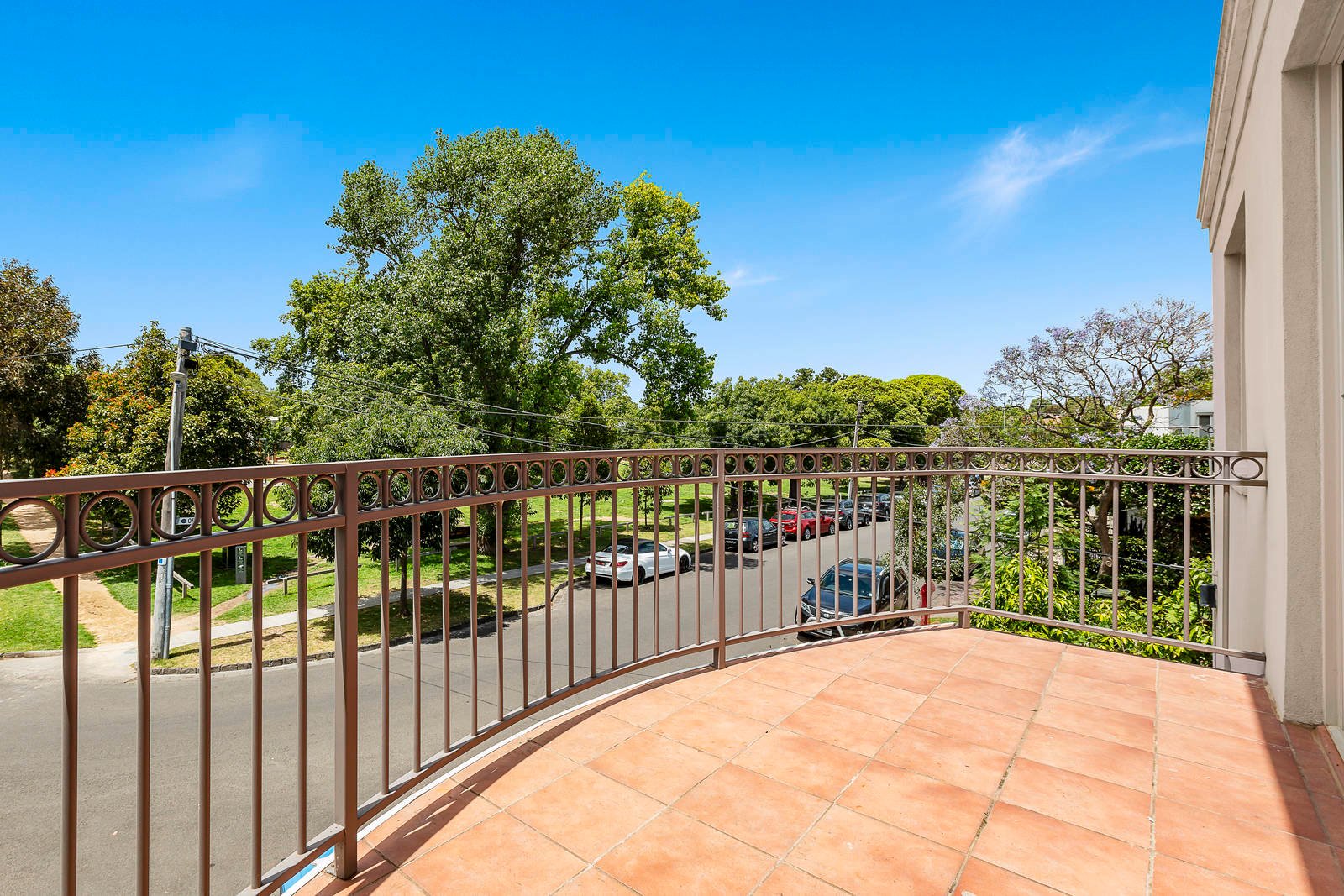 Property Gallery Thumbnail 6