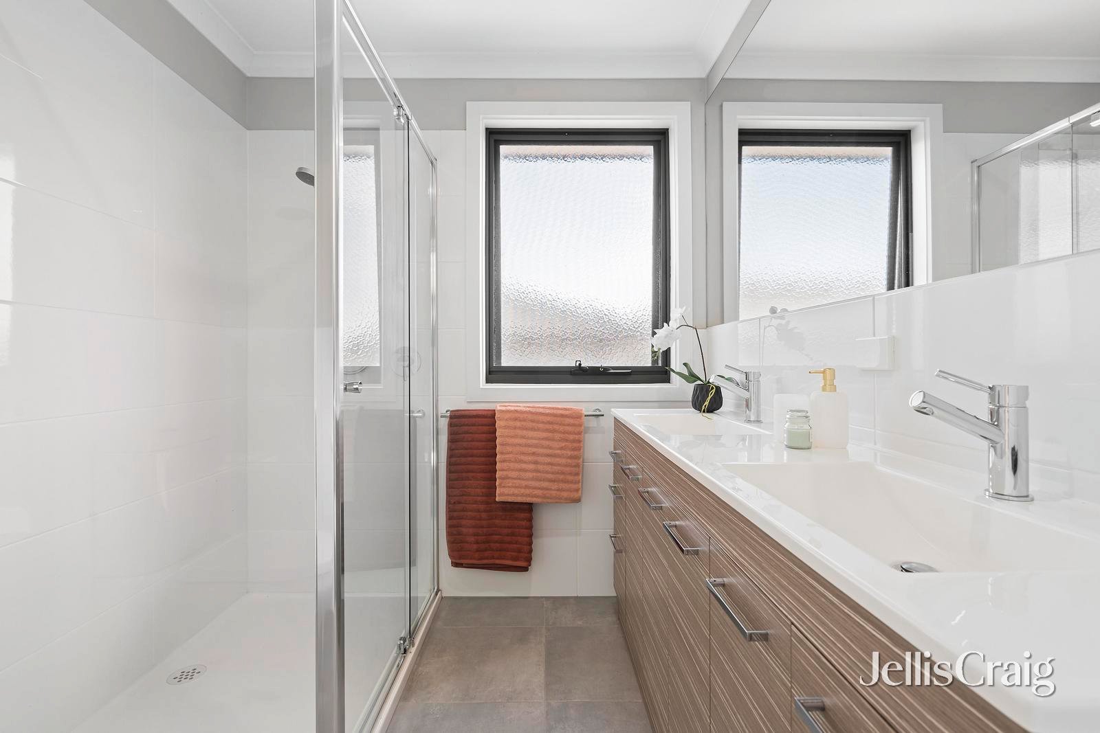 15A Stephen Crescent, Croydon image 11