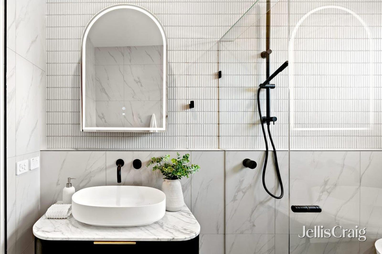 1/6-8 Saladin Avenue, Glen&nbsp;Waverley image 8