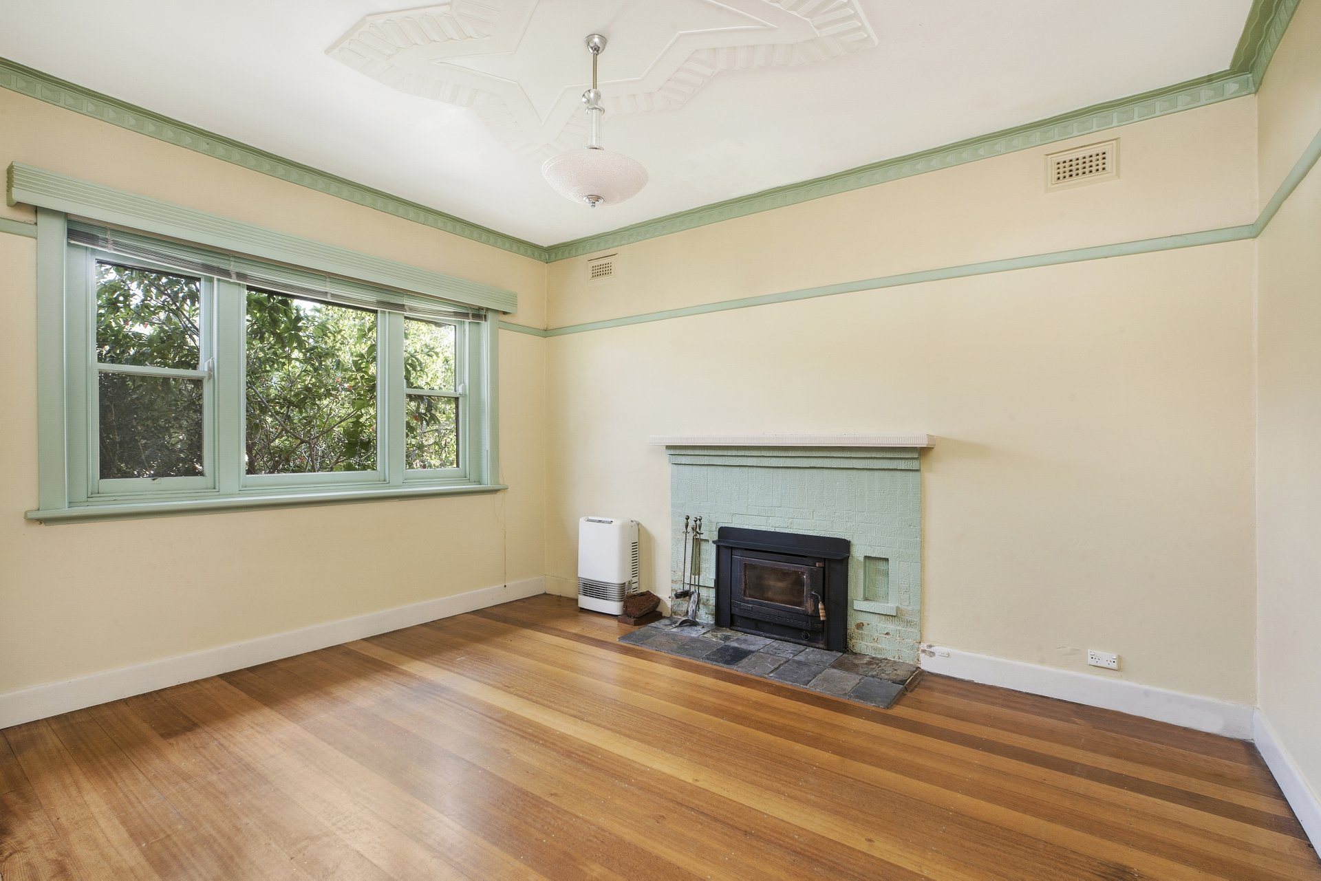 16 Addis Street, Geelong West image 4