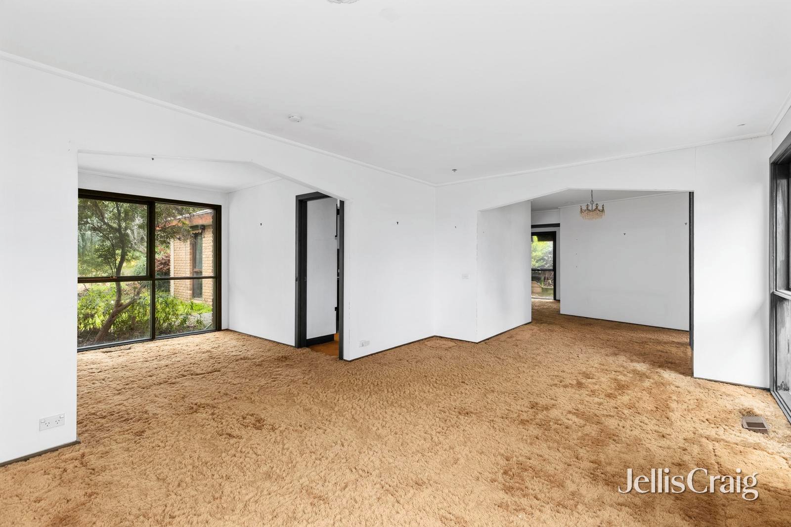 16 Ajax Drive, Wheelers&nbsp;Hill image 6
