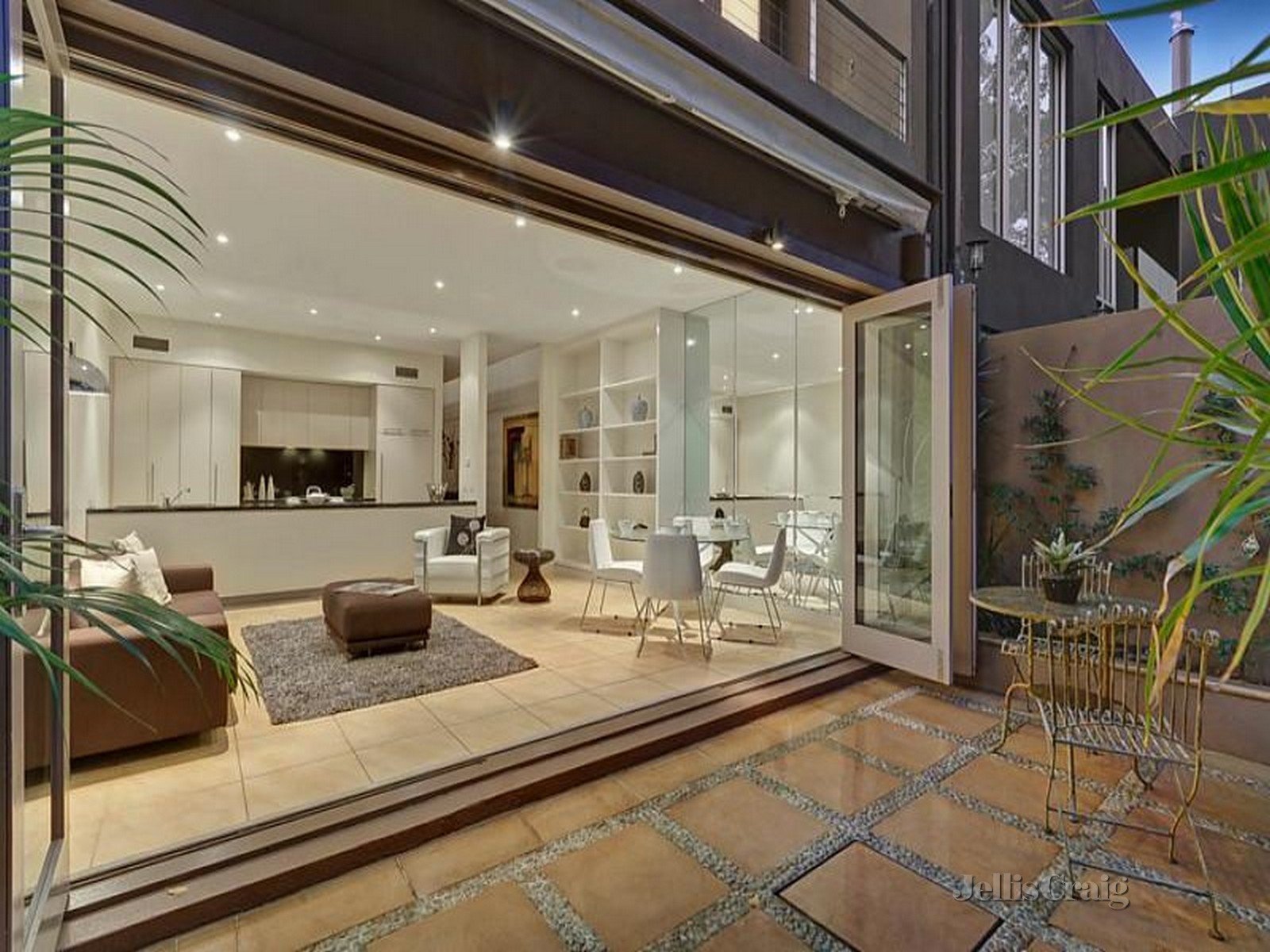 16 Albert Pl, Richmond image 2
