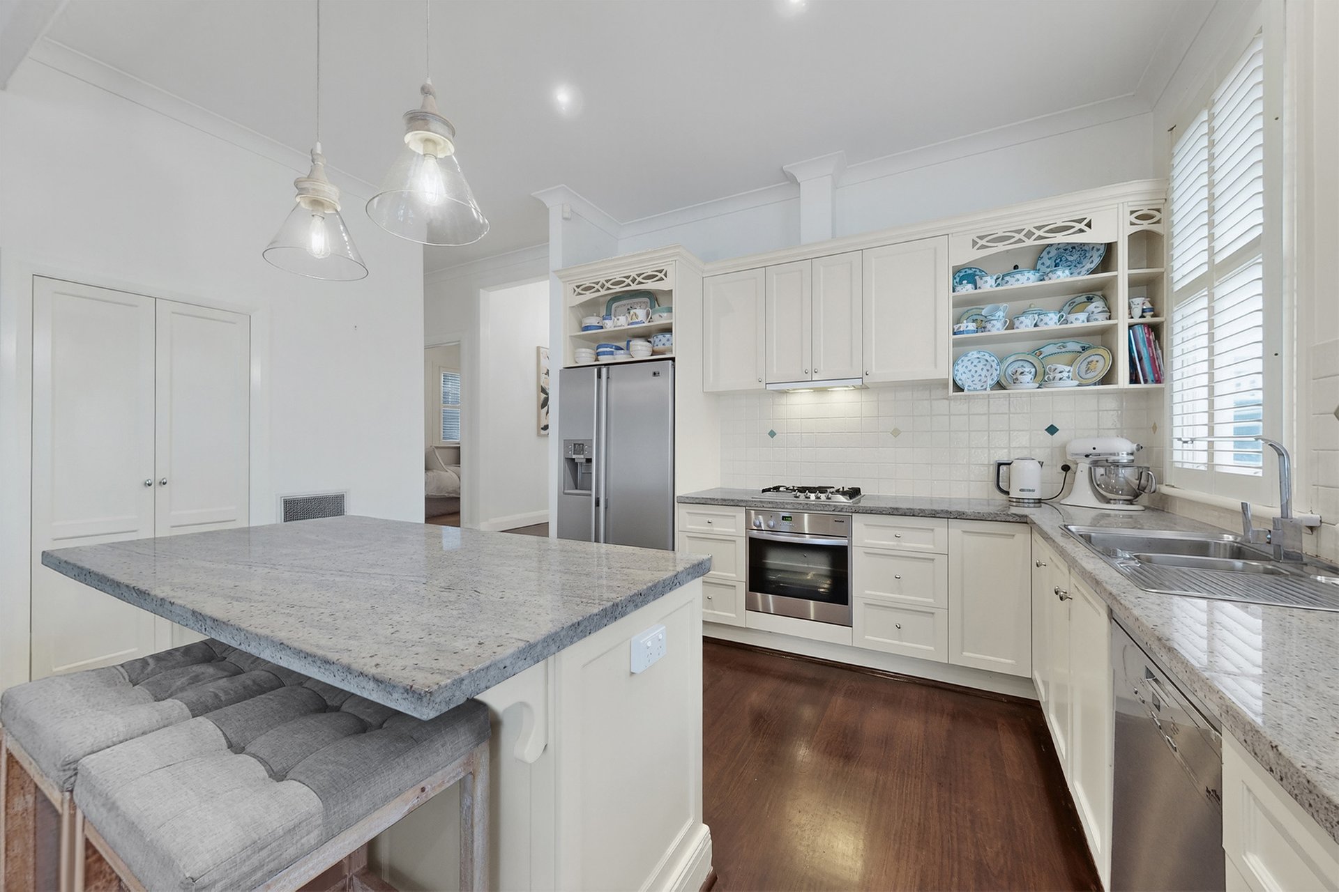 16 Allison Avenue, Glen Iris image 4