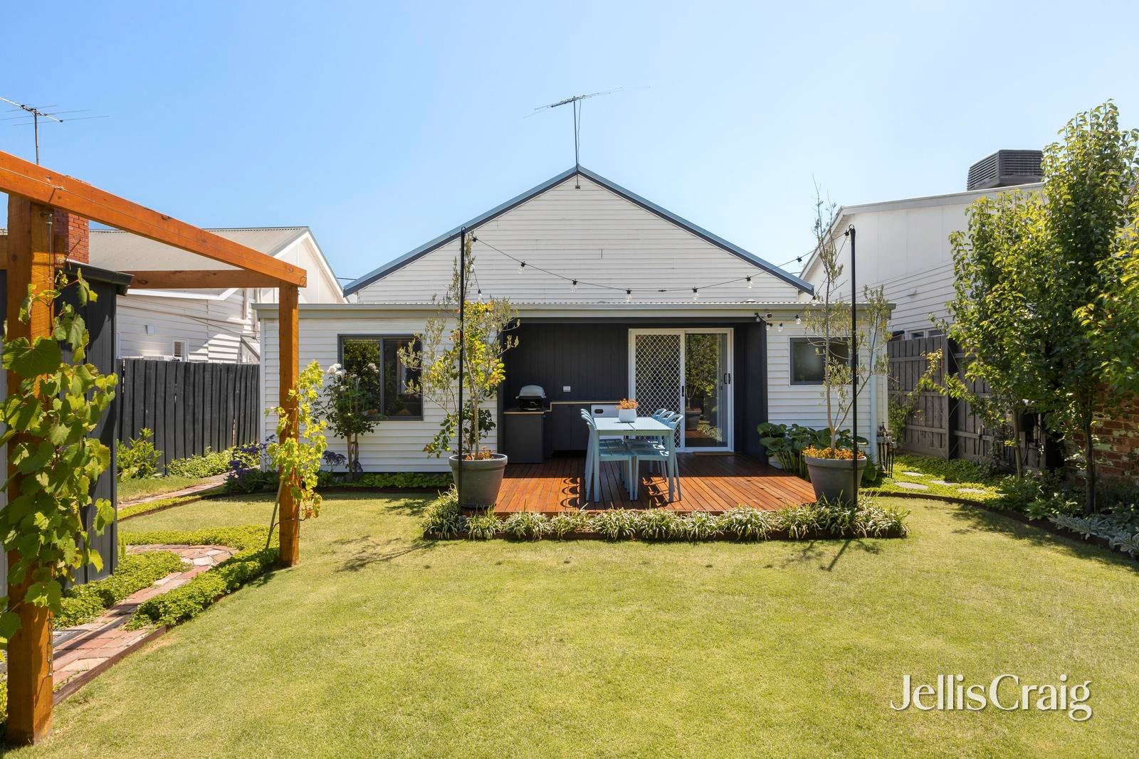 16 Alphington Street, Northcote image 4