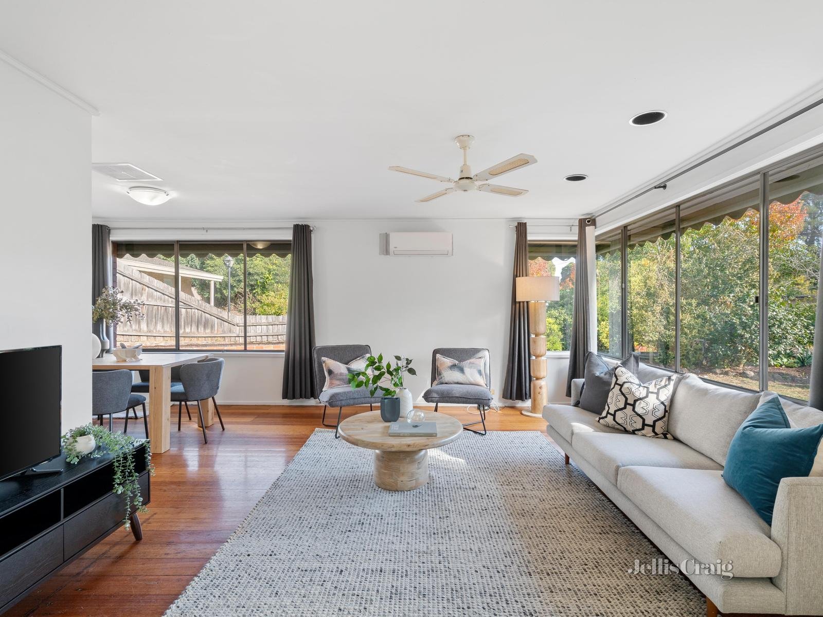 16 Arawata Drive, Doncaster East image 2