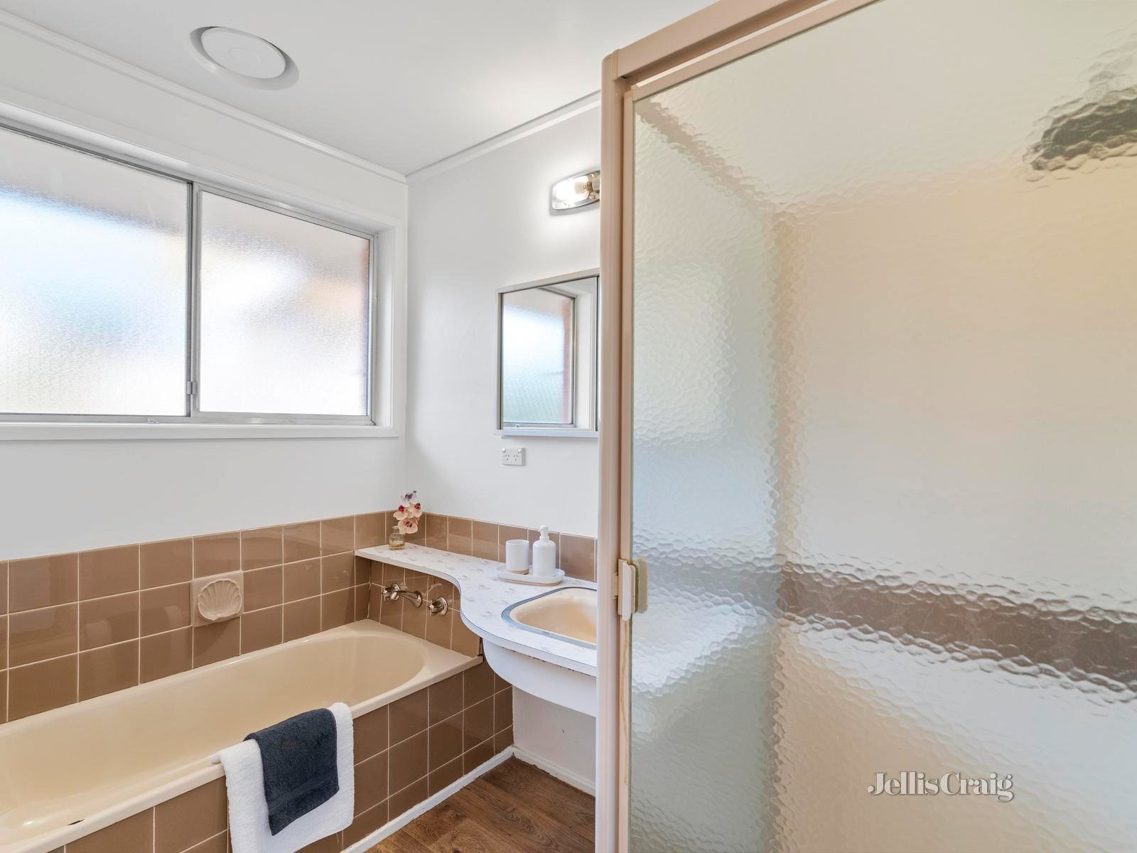 16 Arawata Drive, Doncaster East image 9