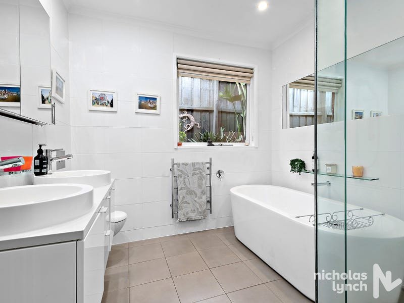 Property Gallery Thumbnail 9