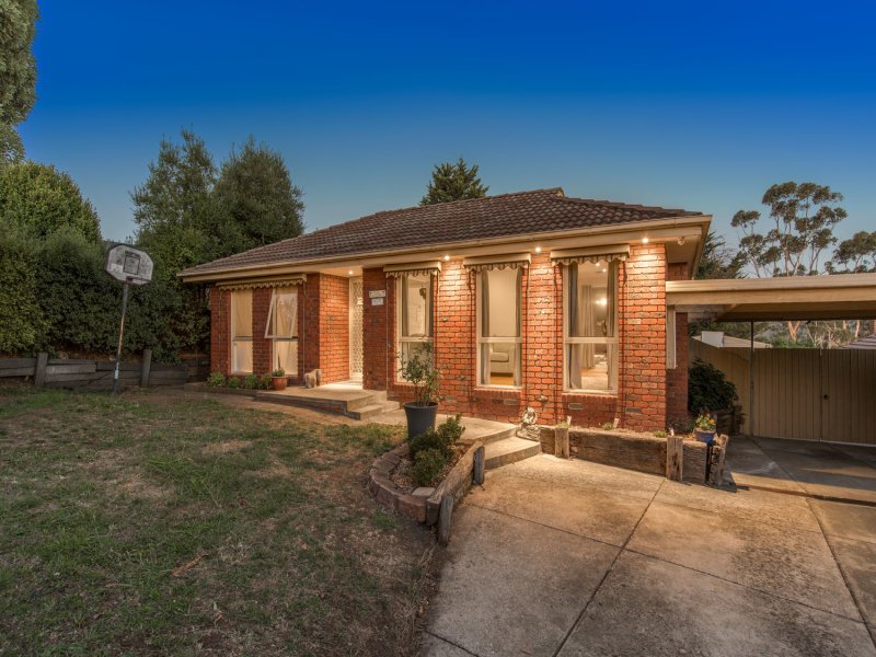 16 Autumn Grove, Mooroolbark image 1