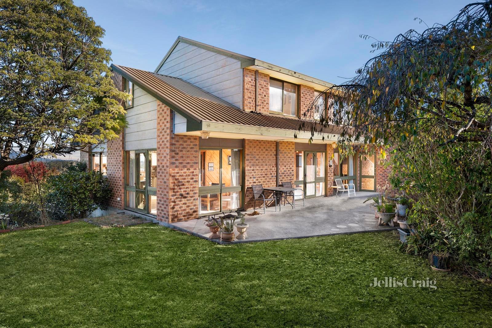 16 Avalon Street, Mooroolbark image 1