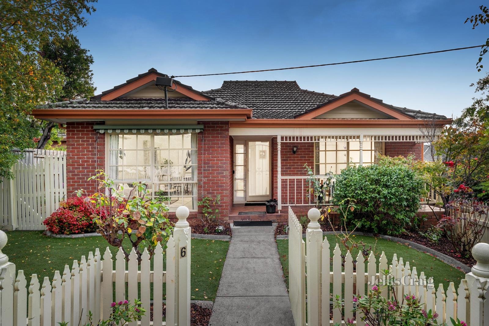 1/6 Baldwin Road, Blackburn image 1