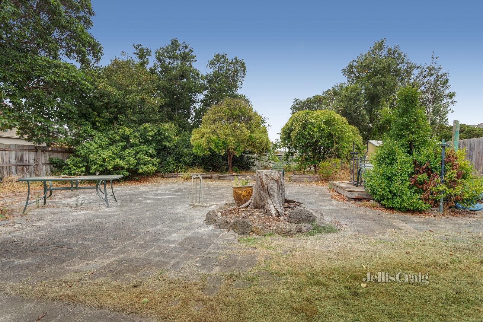 16 Barbara Street, Moorabbin image 2