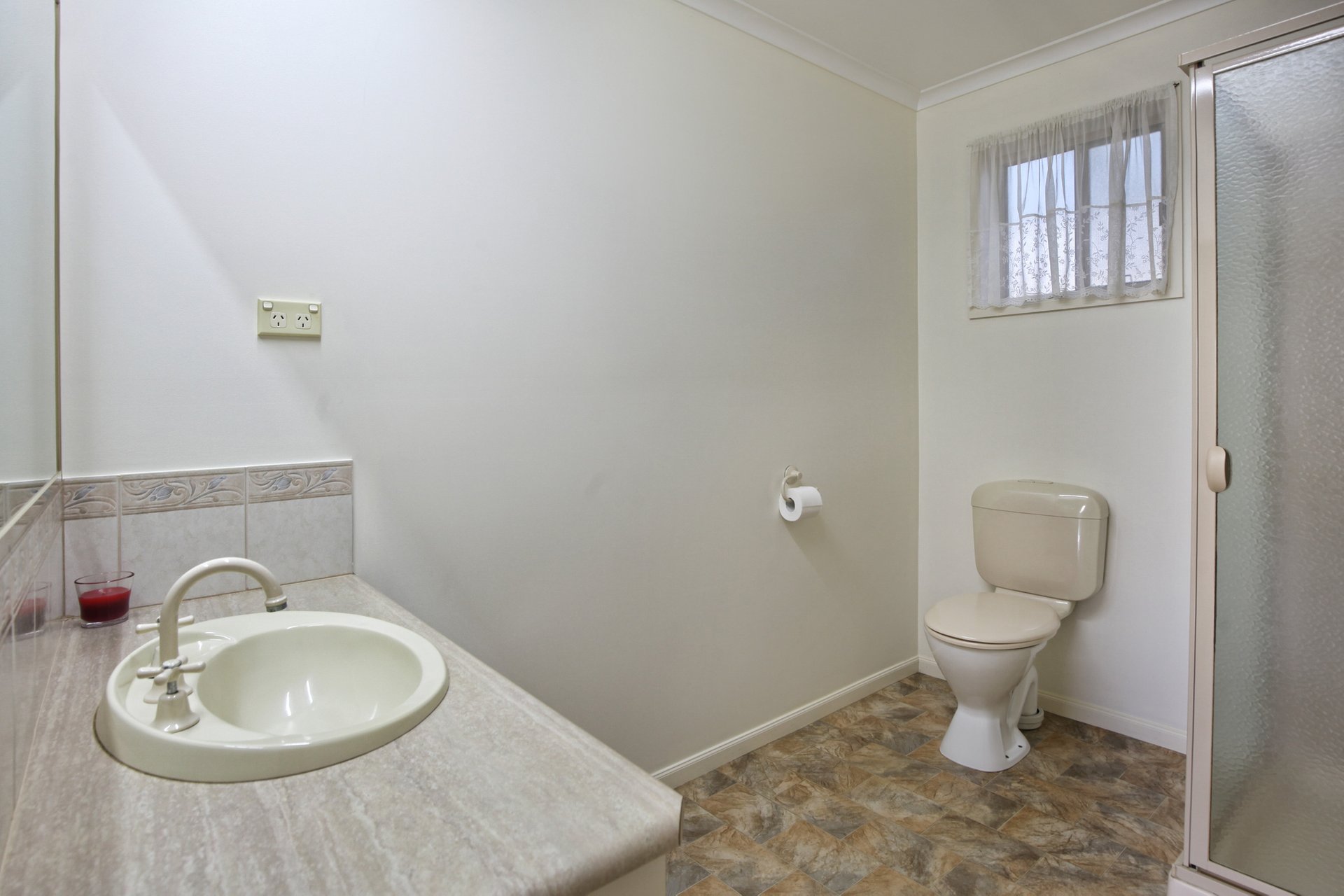 Property Gallery Thumbnail 15