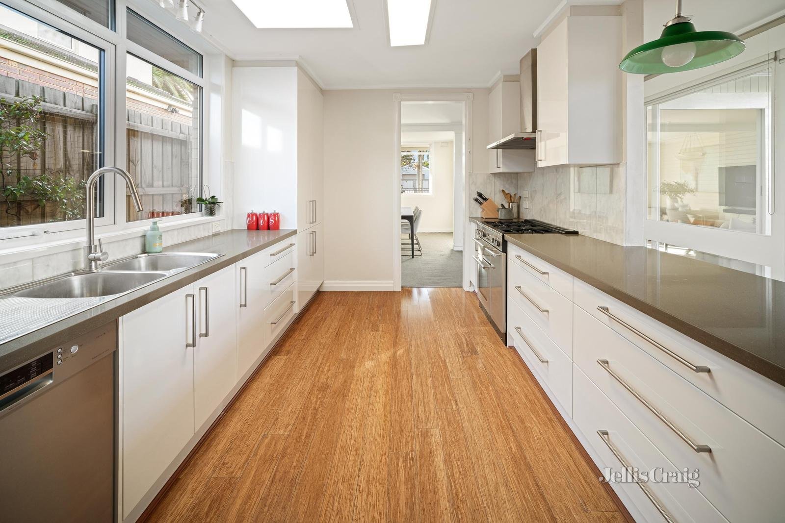 16 Baringhup Street, Cheltenham image 3