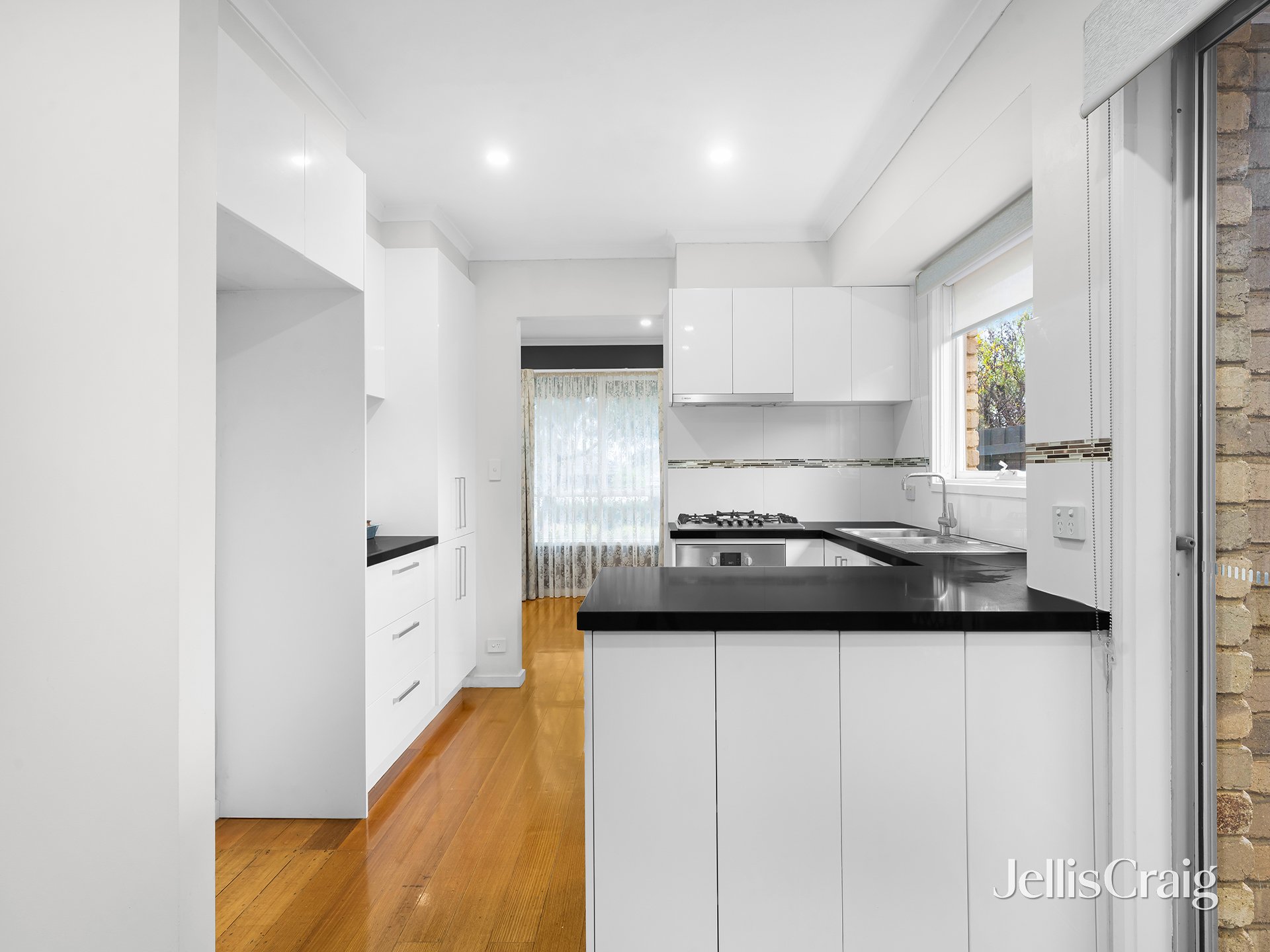 16 Blanche Drive, Vermont image 4