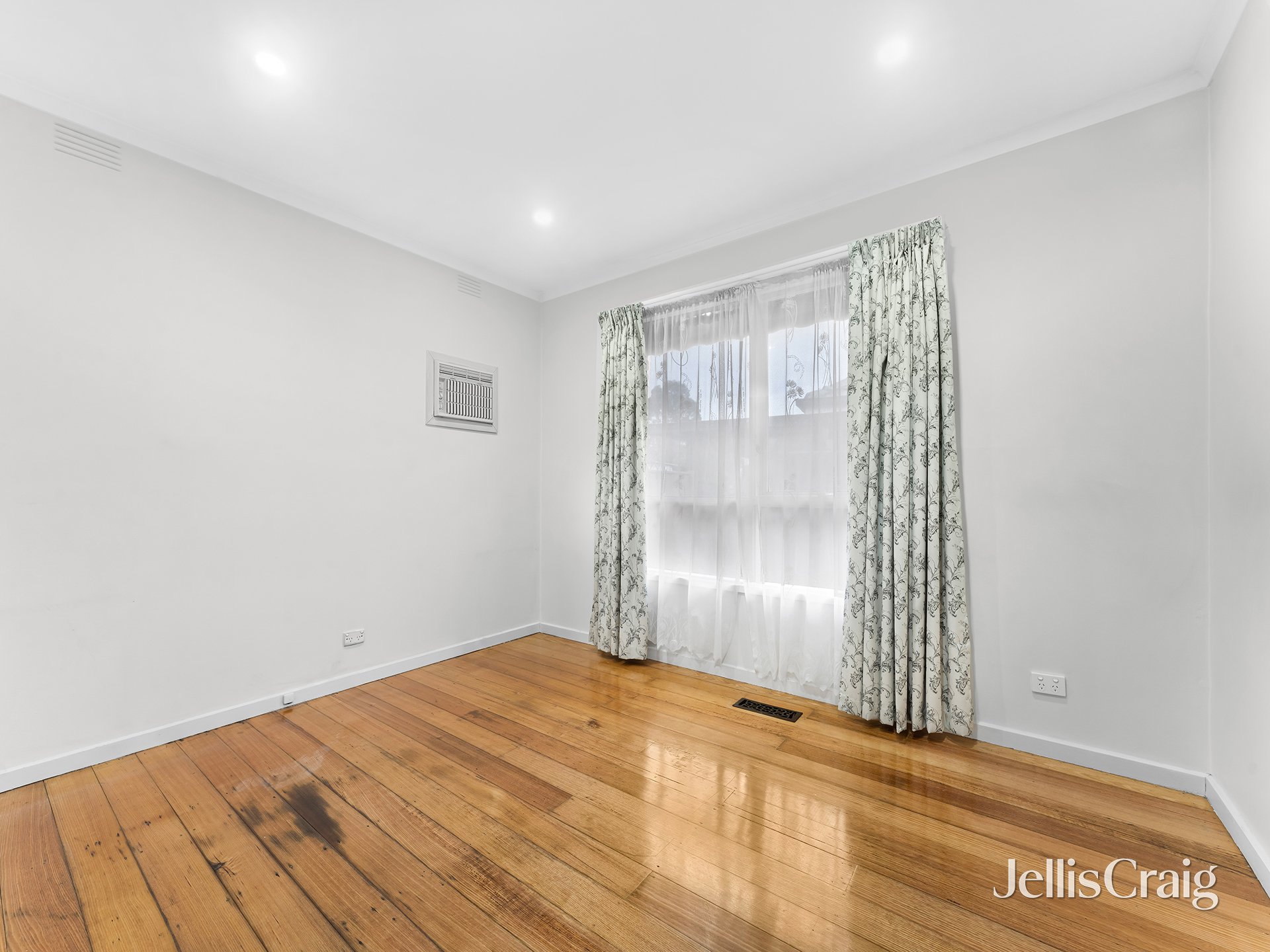 16 Blanche Drive, Vermont image 7
