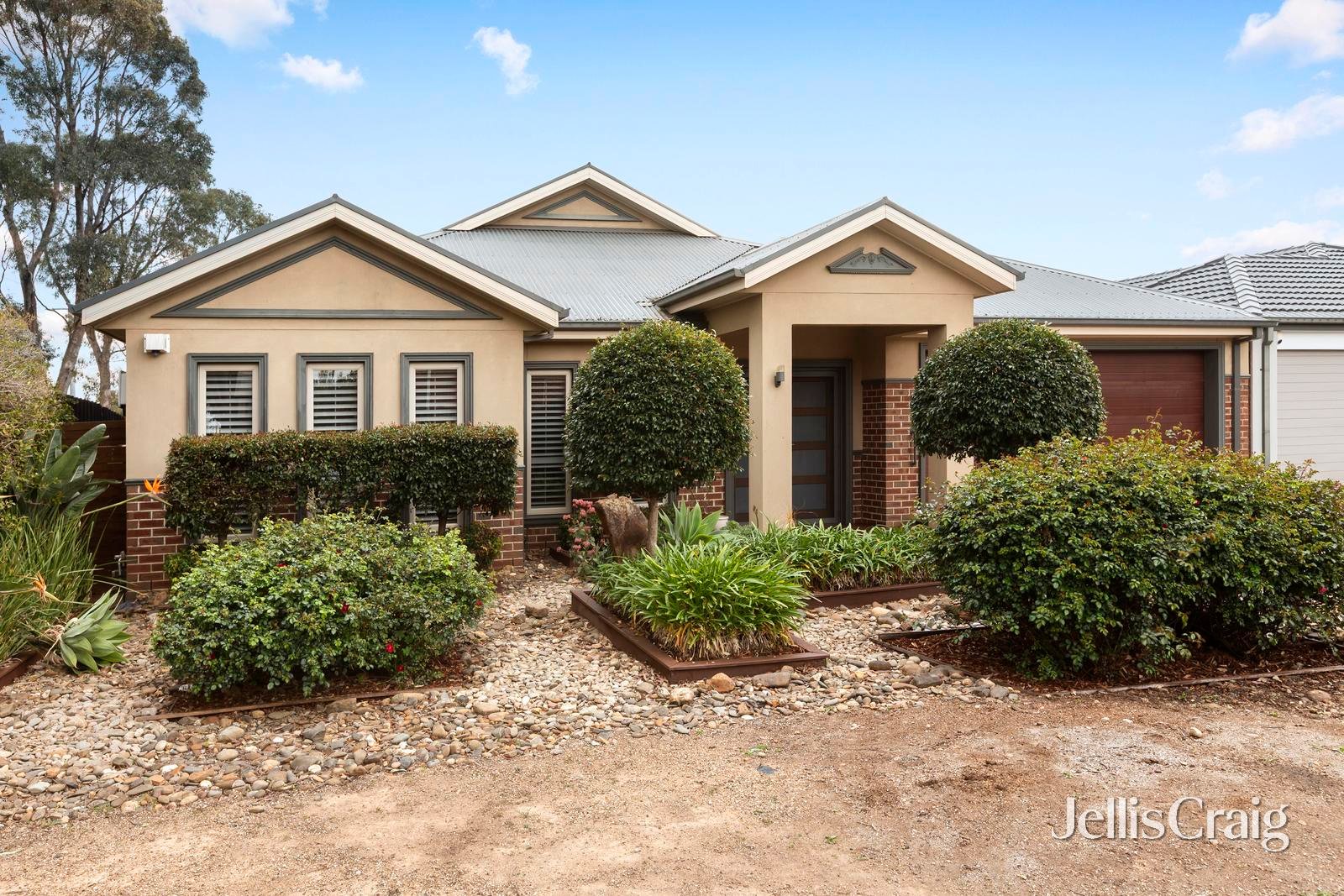 16 Bloomsbury Court, Hillside image 1