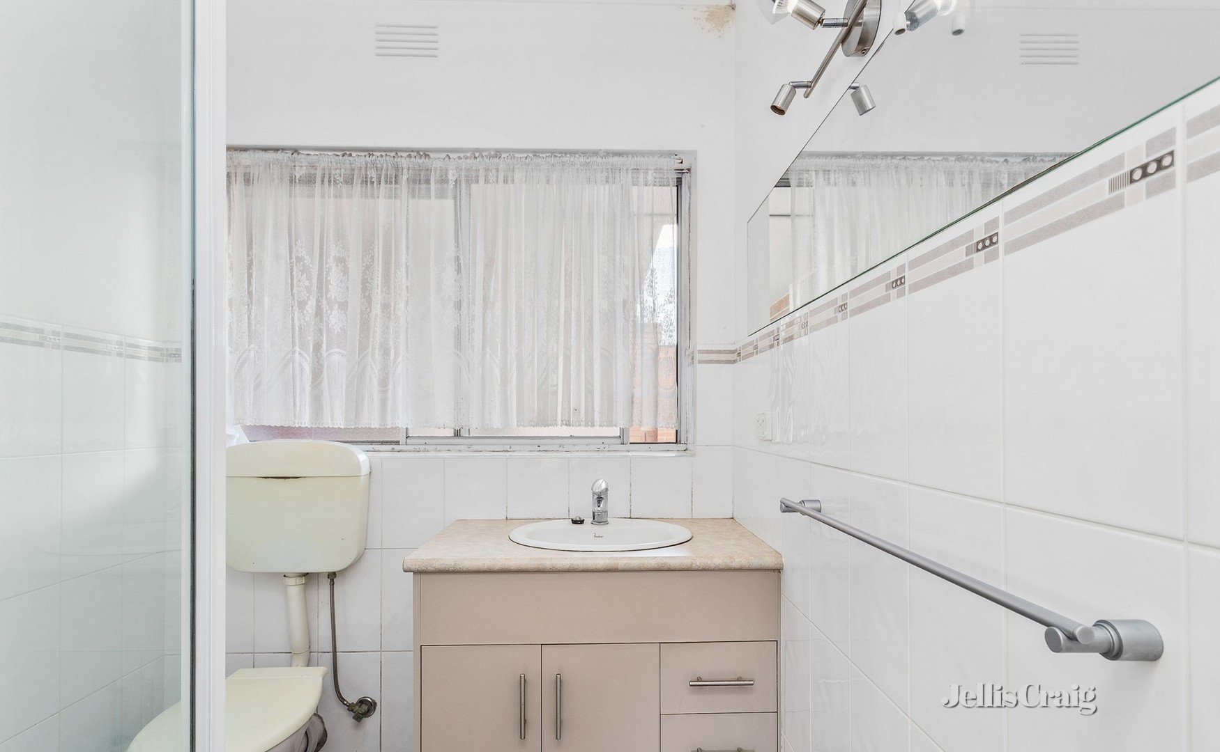 1/6 Blyth Street, Altona image 2