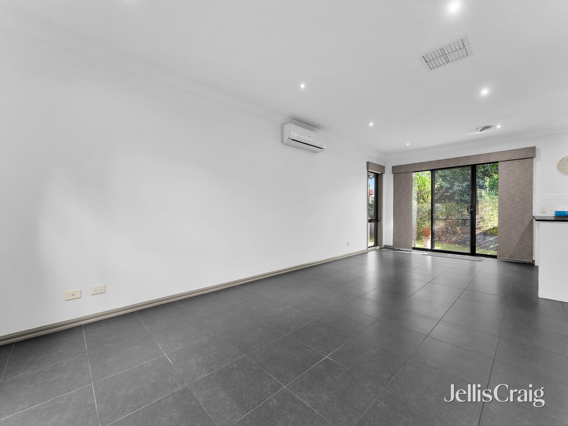 1/6 Bowen Road, Doncaster&nbsp;East image 2