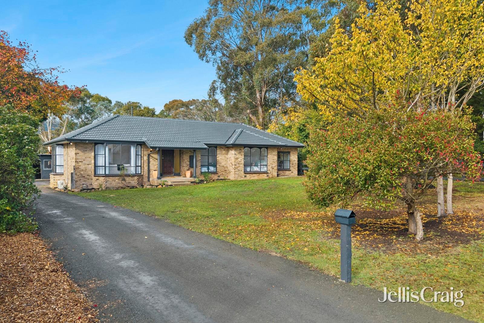 16 Bowen Street, Woodend image 1