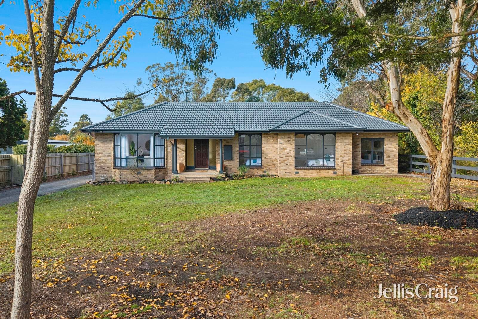16 Bowen Street, Woodend image 2
