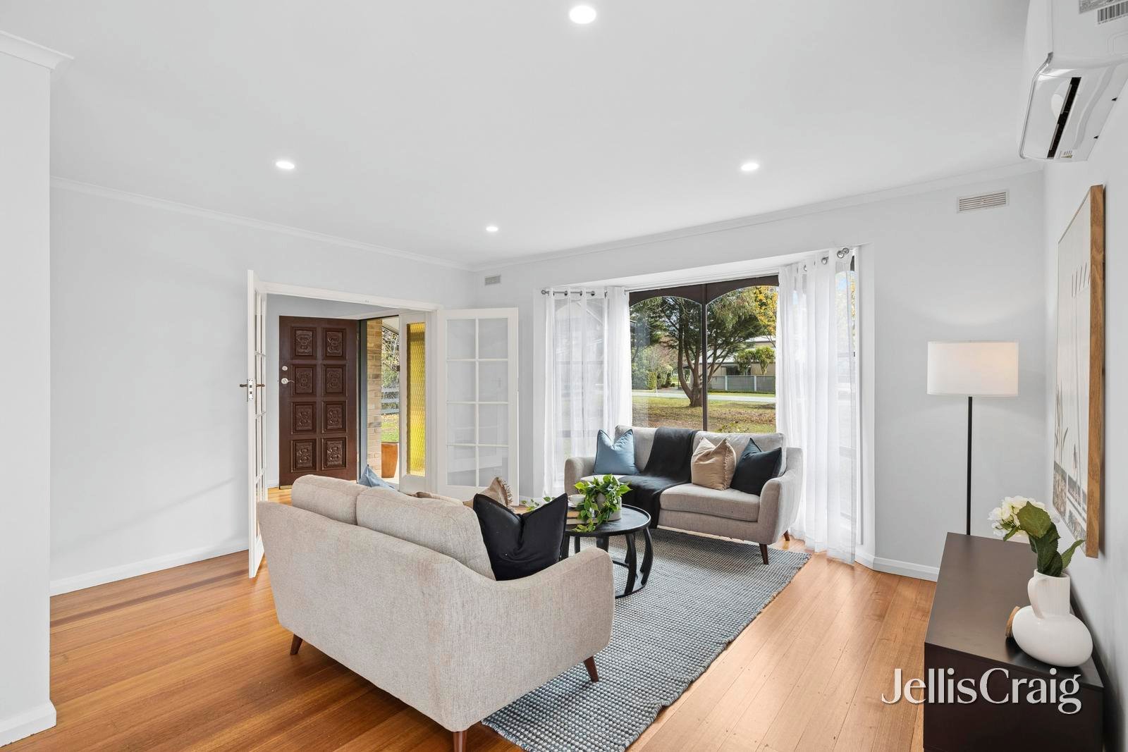 16 Bowen Street, Woodend image 4
