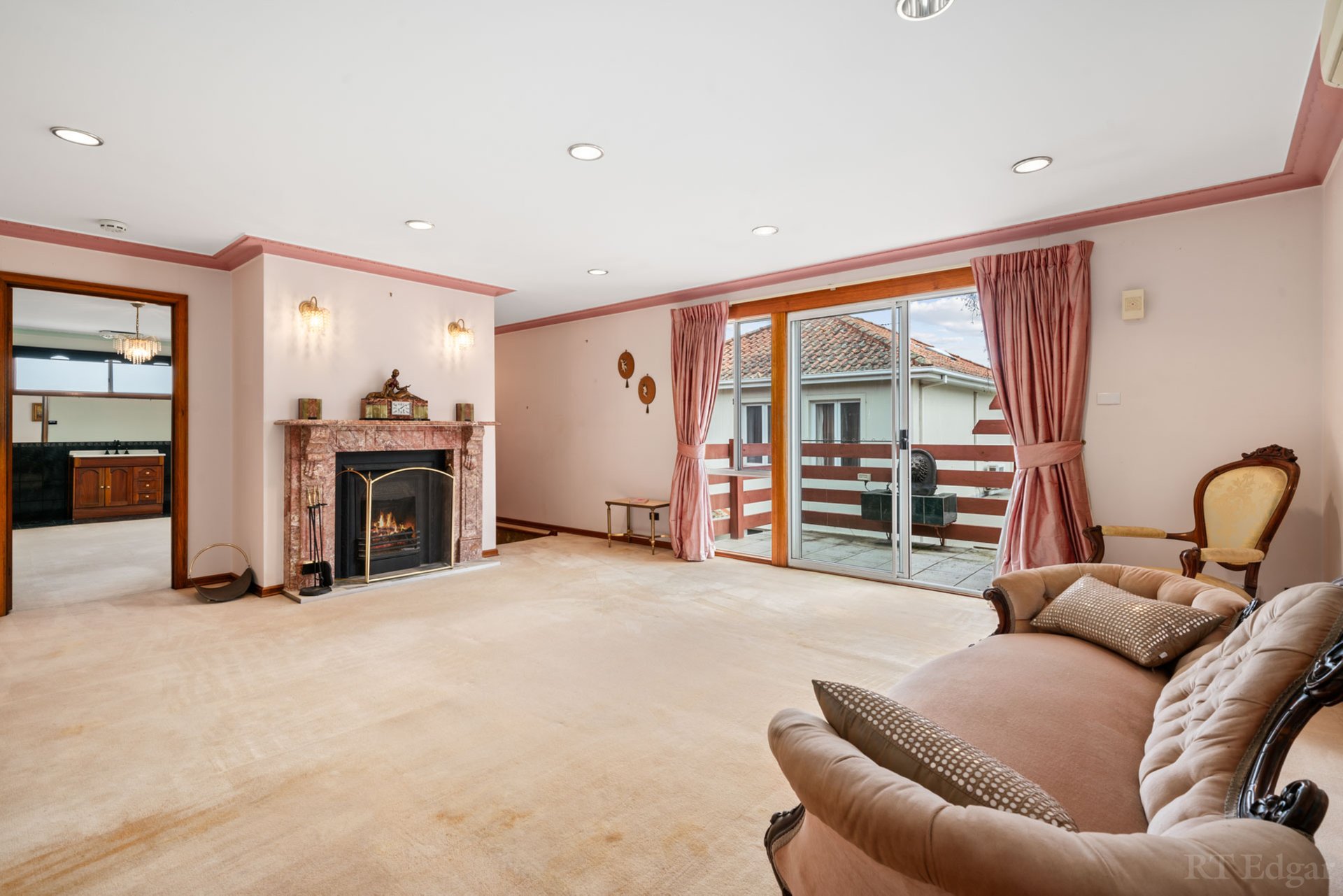 Property Gallery Thumbnail 9