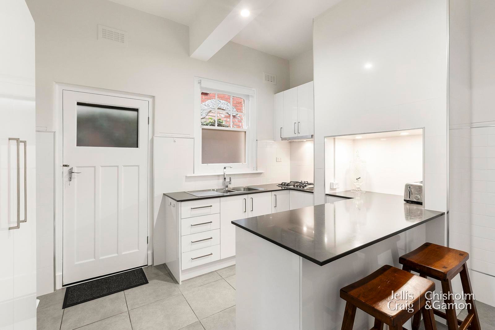 1/6 Broadway, Elwood image 5