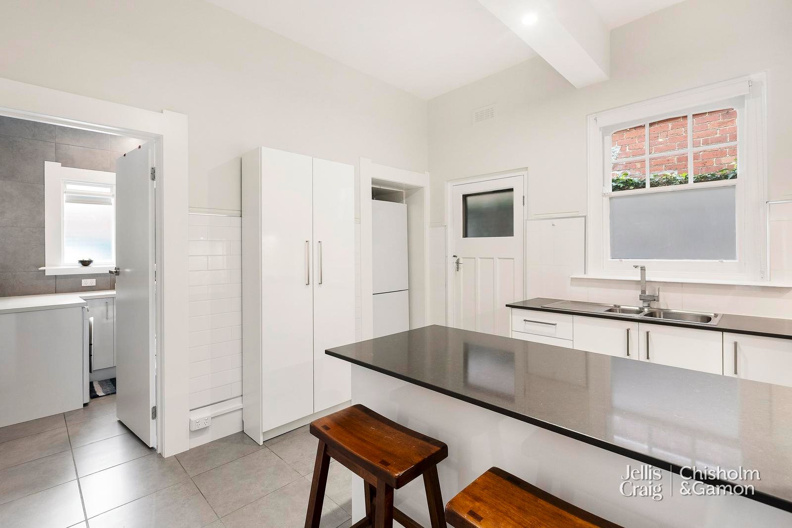 1/6 Broadway, Elwood image 6