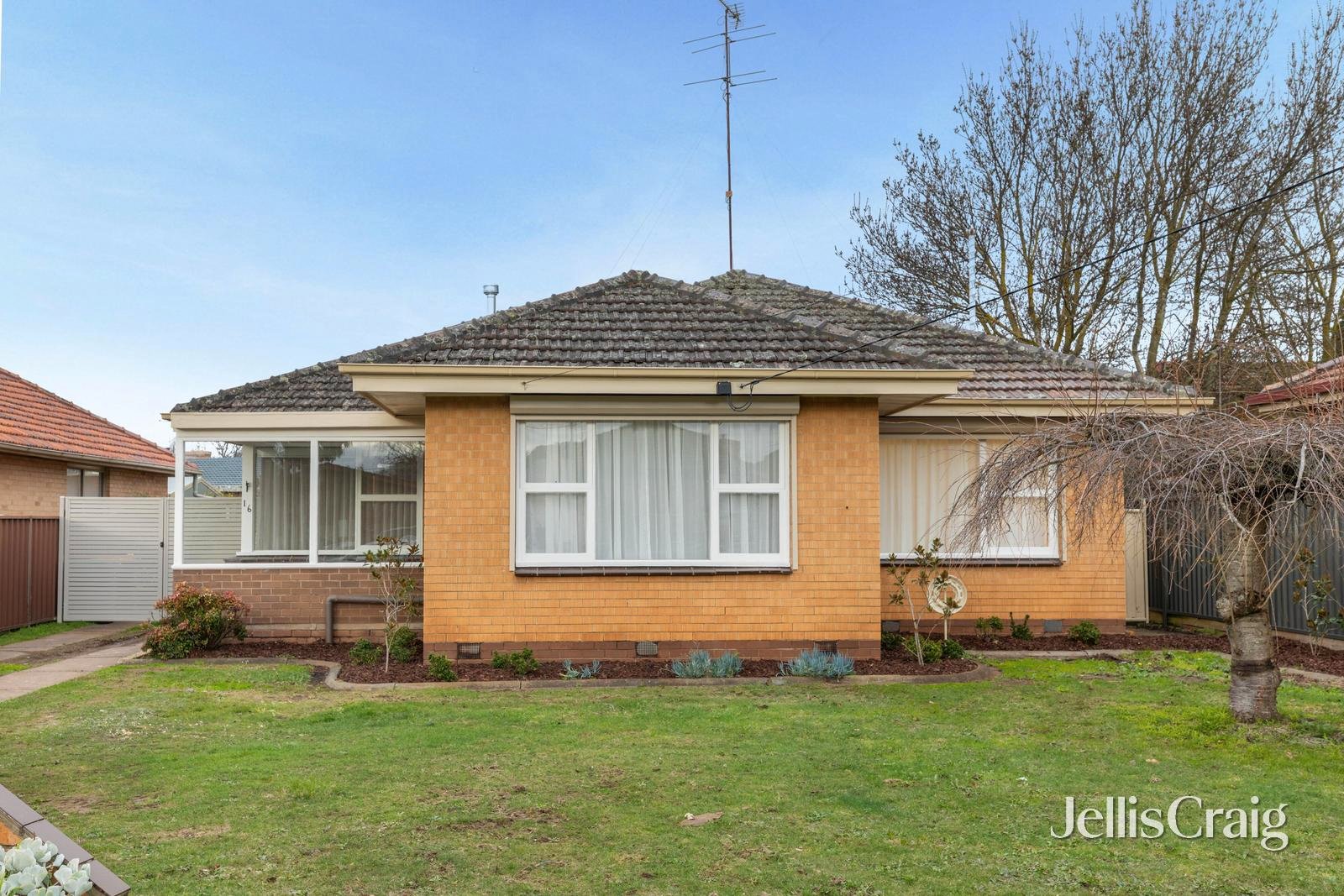 16 Browns Parade, Wendouree image 1