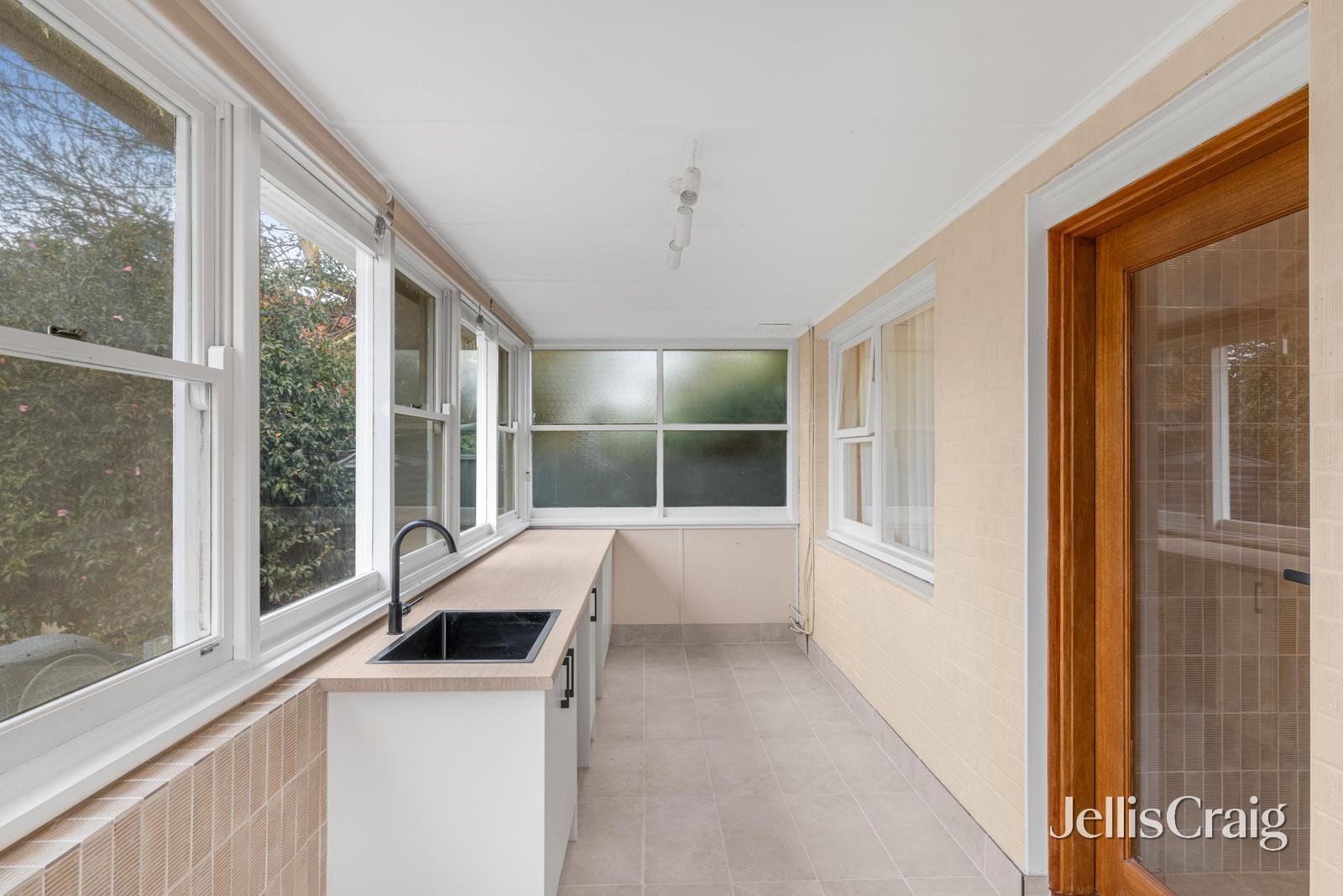 16 Browns Parade, Wendouree image 18