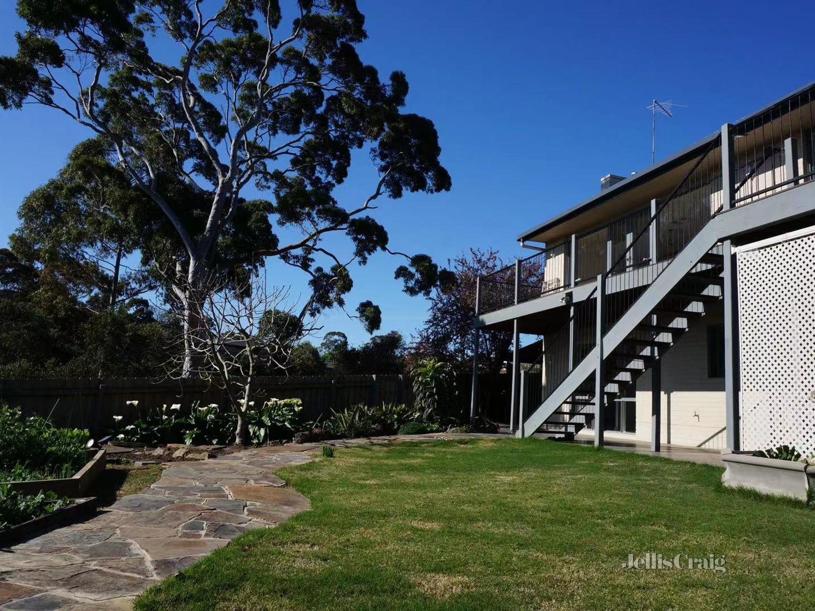 16 Burgundy Drive, Doncaster image 10