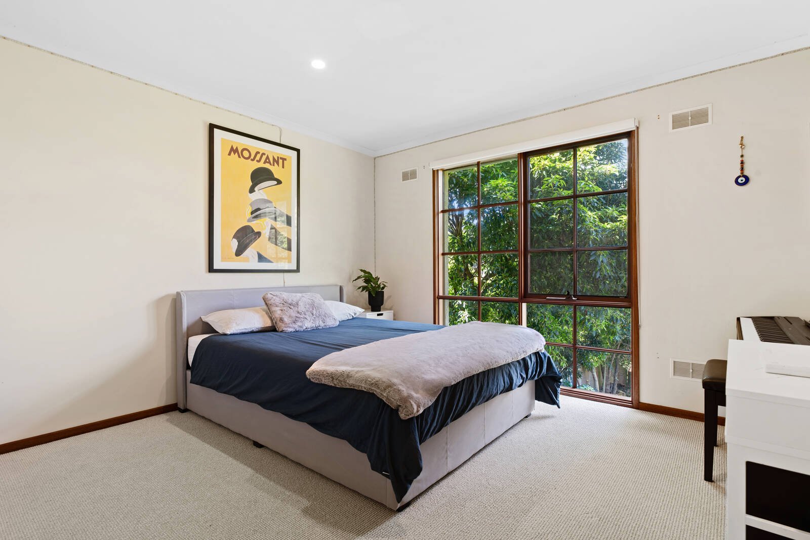 Property Gallery Thumbnail 6