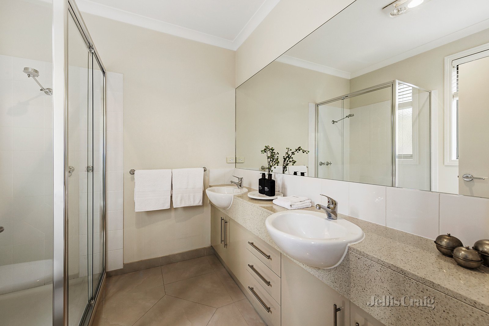 16 Burton Street, Balwyn North image 7