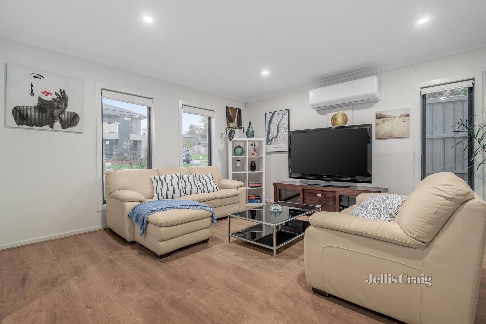 16 Buxton Street, Chirnside Park image 2