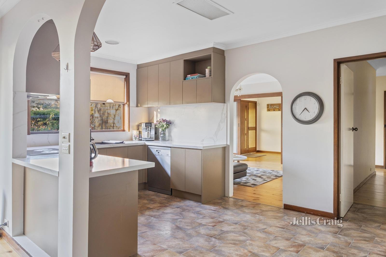16 Byron Avenue, Lower Plenty image 4