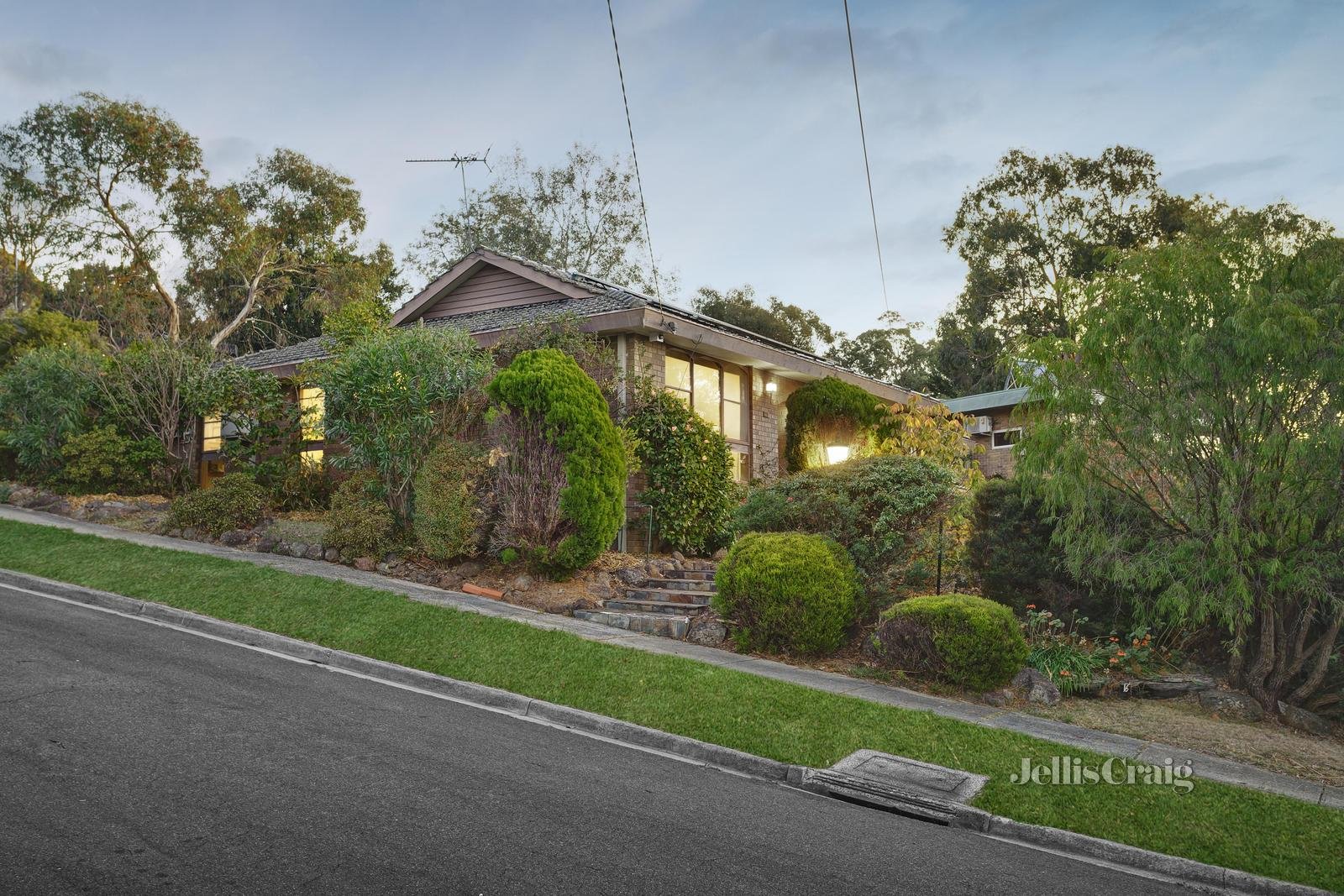 16 Byron Avenue, Lower Plenty image 14