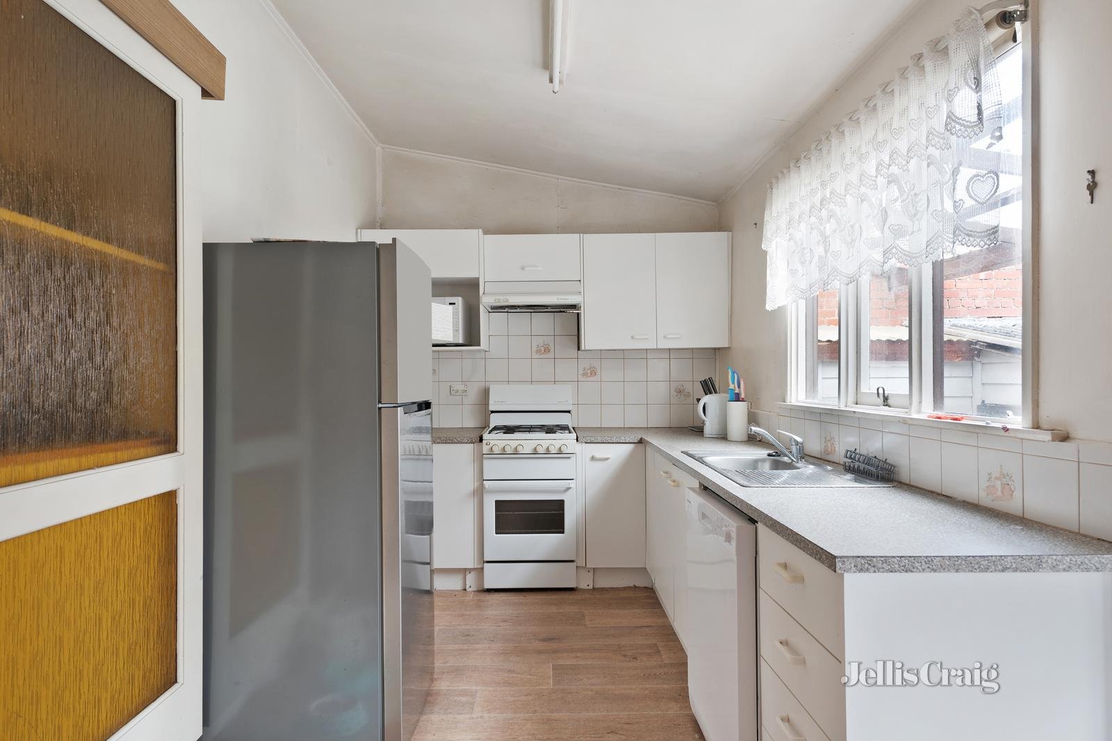 16 Carlyle Street, Hawthorn East image 6