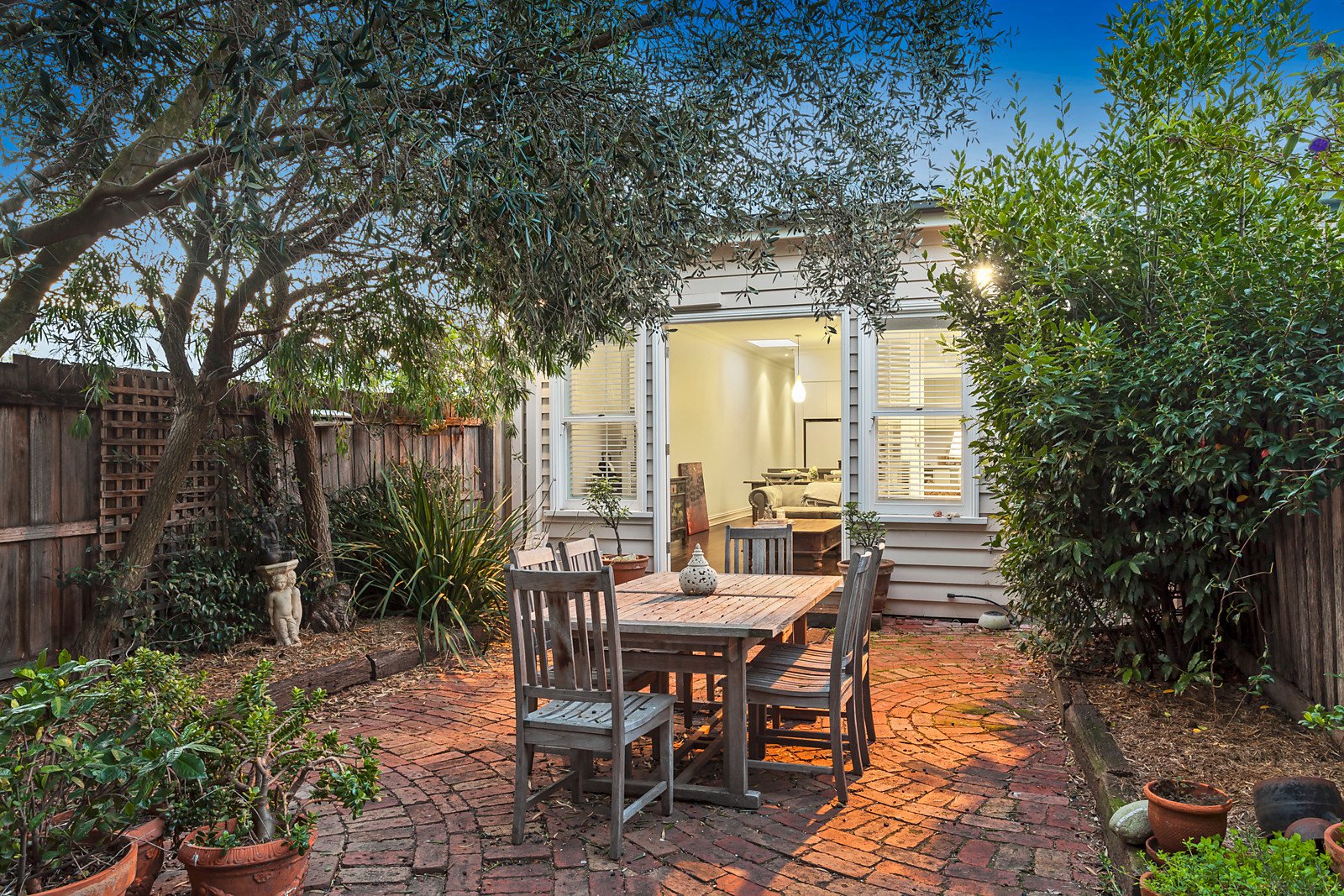 16 Caroline Street, Hawthorn East image 7