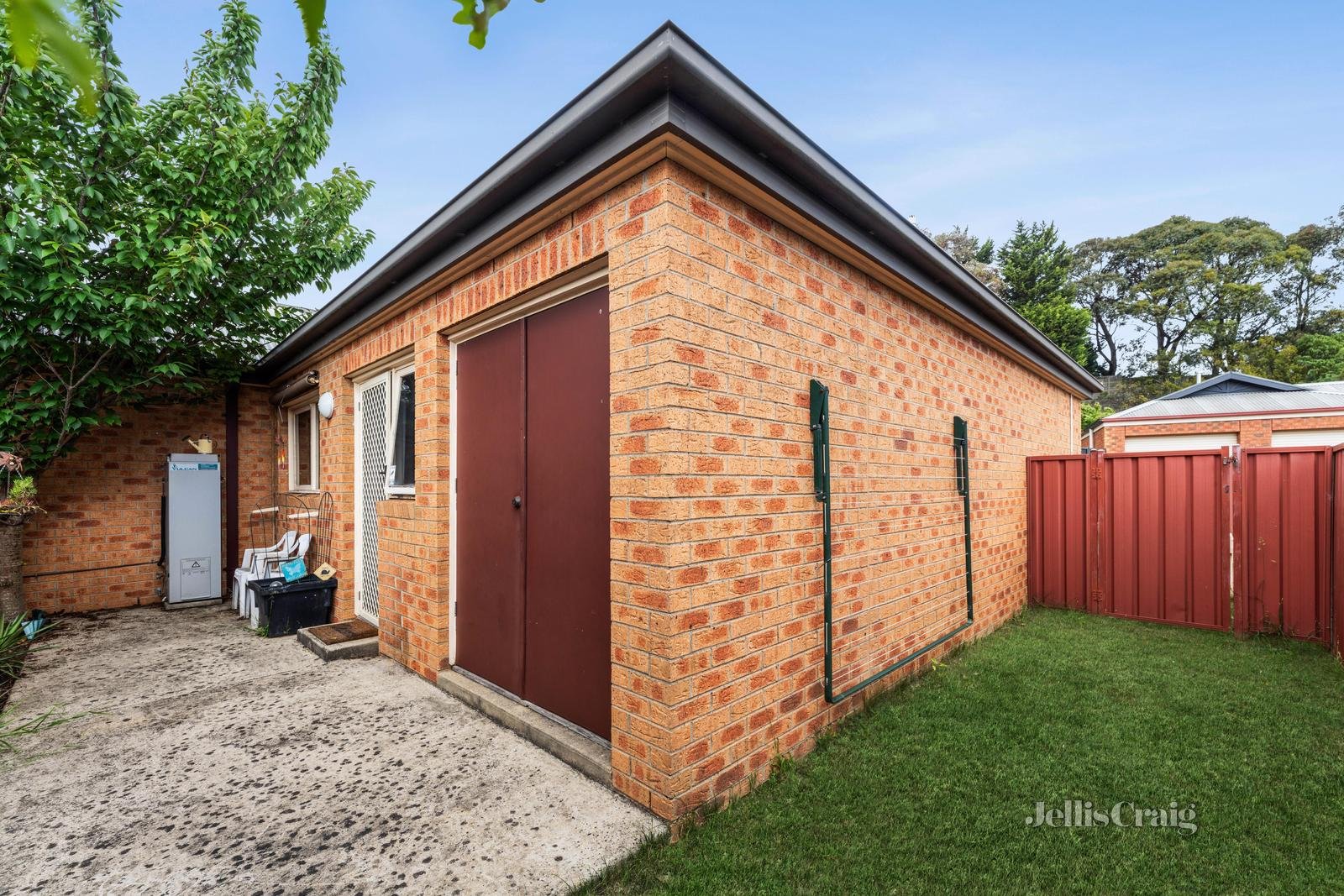 1/6 Castle Court, Ballarat East image 8