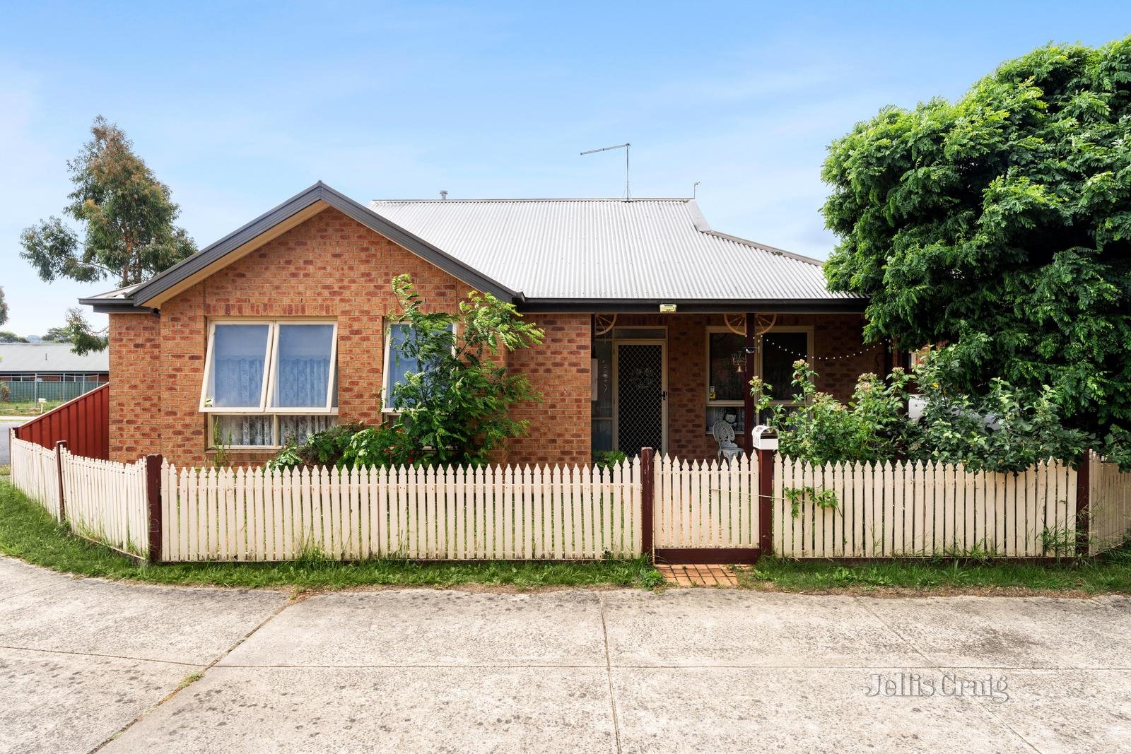 1/6 Castle Court, Ballarat East image 11