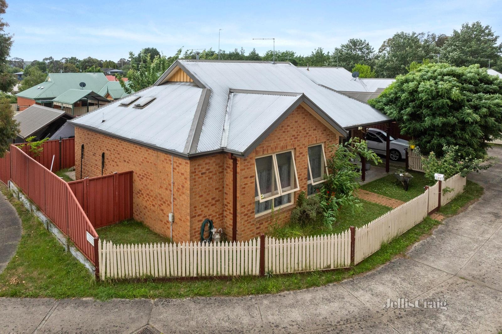 1/6 Castle Court, Ballarat East image 12