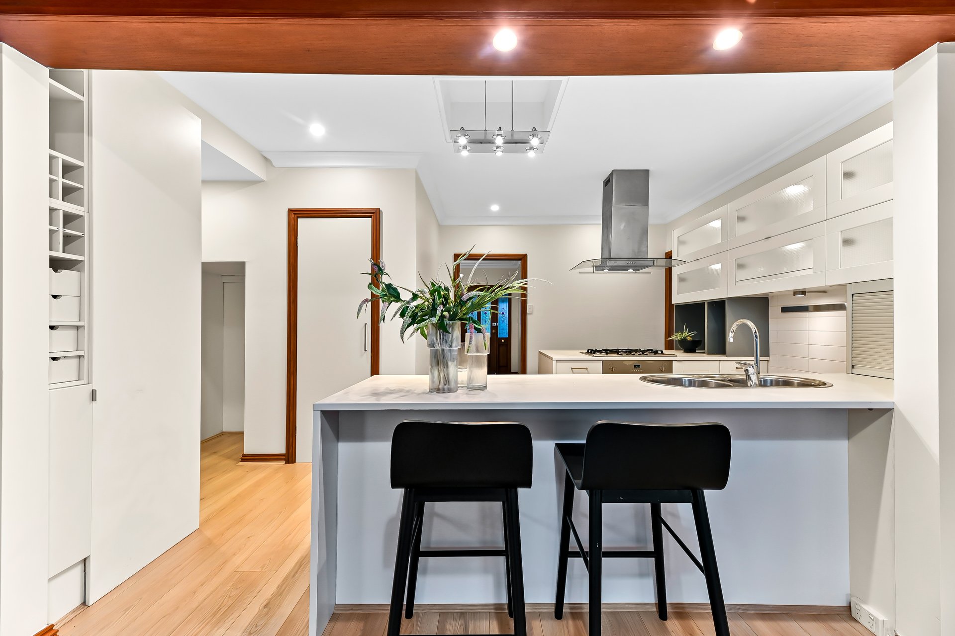 16 Catherine Avenue, Mount Waverley image 6