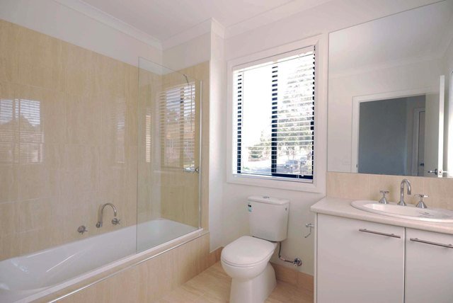 Property Gallery Thumbnail 3