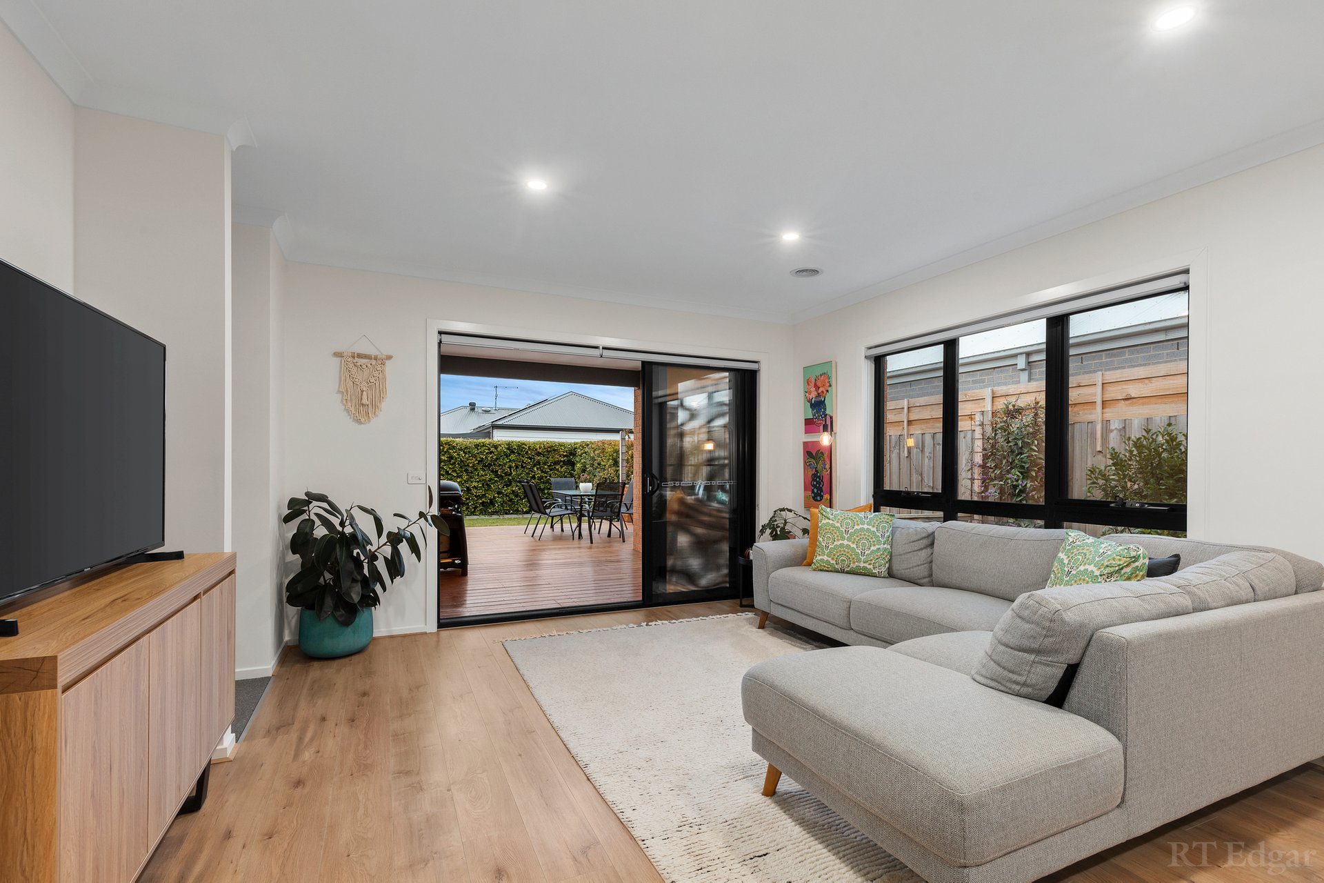 Property Gallery Thumbnail 7