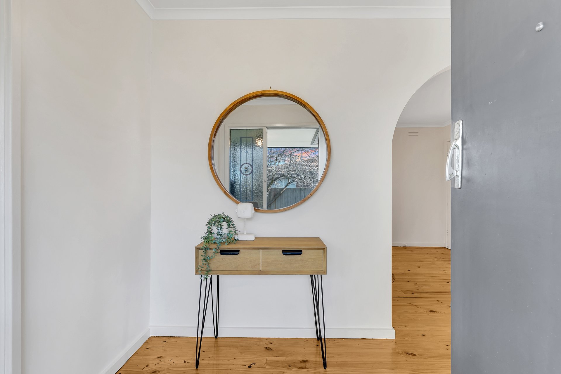 16 Challenger Close, Whittington image 3