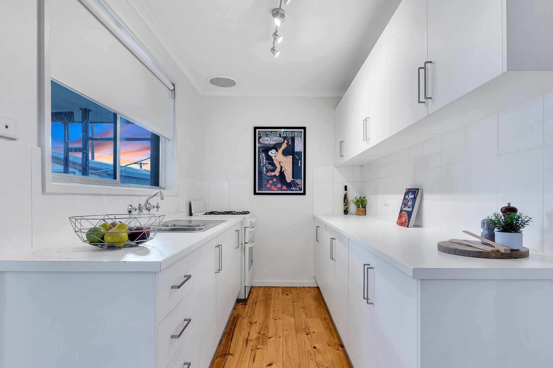 16 Challenger Close, Whittington image 4
