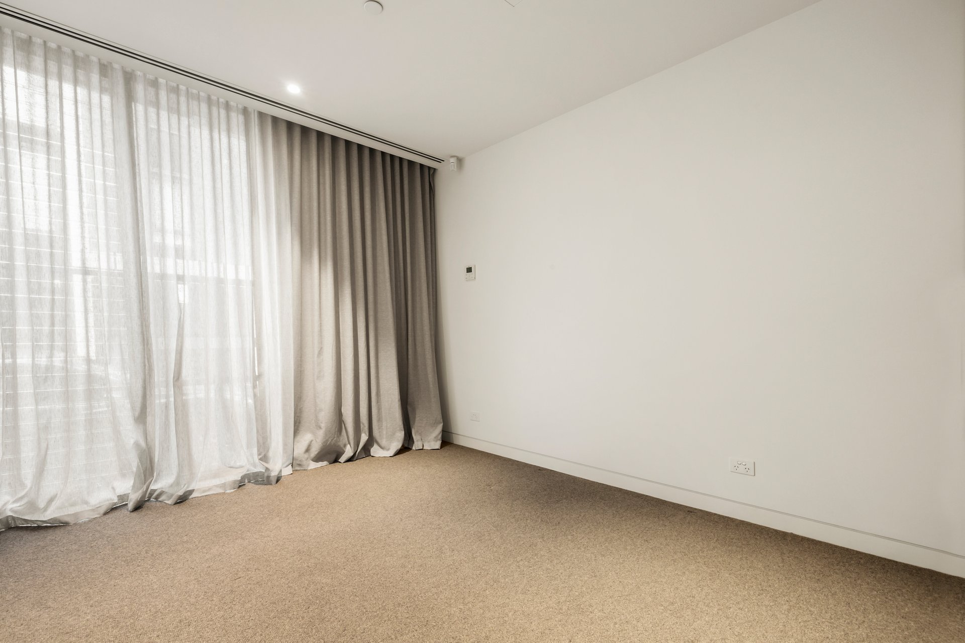 Property Gallery Thumbnail 7