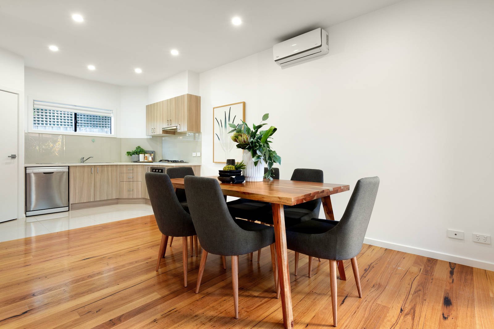 Property Gallery Thumbnail 7